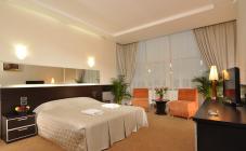 Terra Nova - фото (6132-44621)