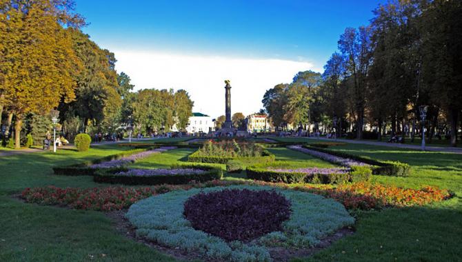 Круглая площадь  - фото (9578-54056)