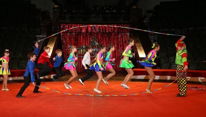 Дніпропетровський державний цирк - фото (897-4064)