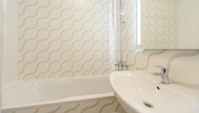 Partner Guest House Леси Украинки 8 - фото (6404-44901)