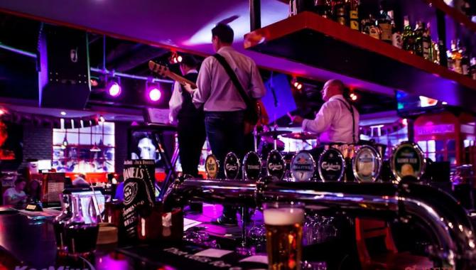 Red Queen - фото (4093-47739)