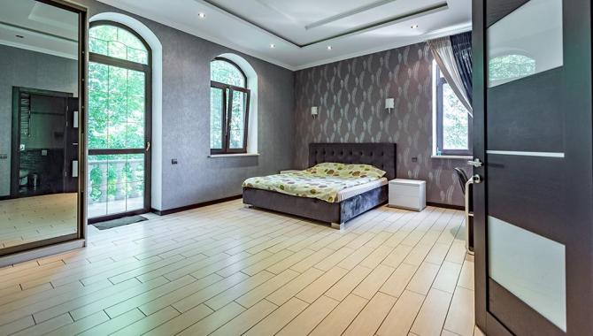 Whippet House - фото (6428-44399)