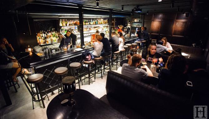 Hendrick's Bar - фото (4391-46504)