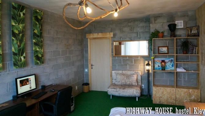 Highway House Kiev - фото (6632-43941)