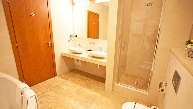 City Hotel - фото (6611-44935)