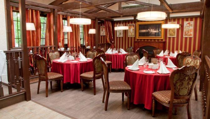 Двор Голосеевский - фото (6370-41564)