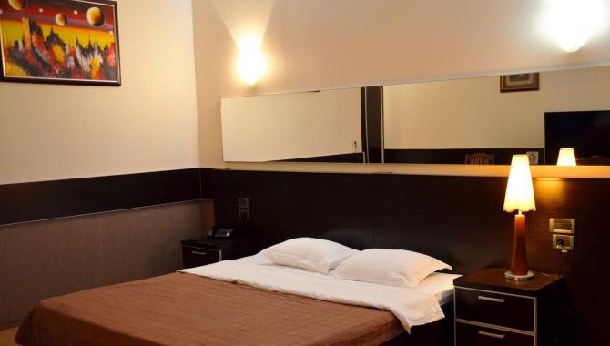 Terra Nova - фото (6132-44619)