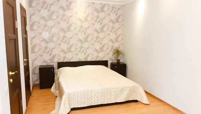 Babai Komora - фото (6024-43782)