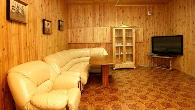 "Козацький" на Антонова - фото (6531-44612)