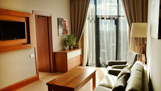 City Hotel - фото (6611-44931)