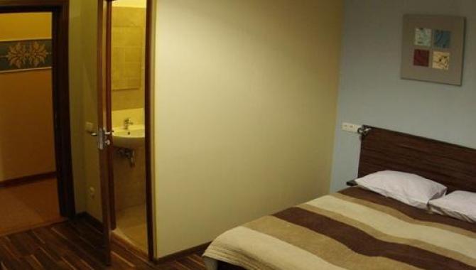 Дарницкий - фото (6013-44849)