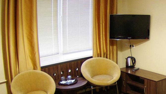 Дарницкий - фото (6013-44852)