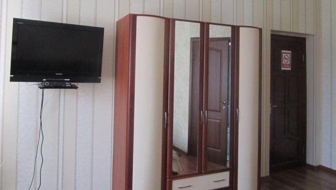 Rock Wall - фото (6464-44825)