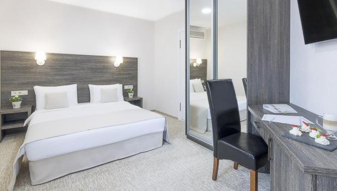 Галера - фото (6032-44837)