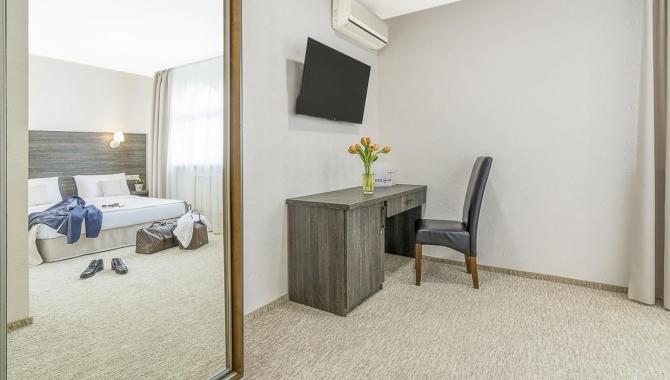 Галера - фото (6032-44842)