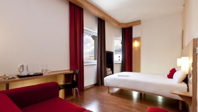 Ibis Kiev City Center Hotel - фото (5492-44817)