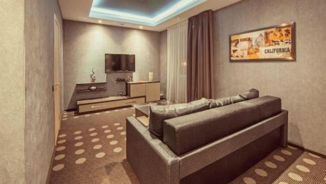 Ambassador Plaza - фото (6407-33241)