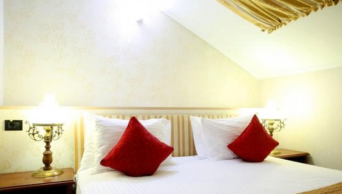 Number 21 by DBI - фото (5509-28210)