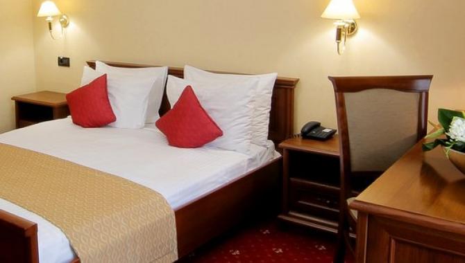 Number 21 by DBI - фото (5509-28214)