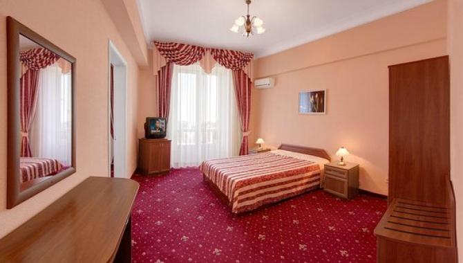 Гостиница Украина - фото (5516-28354)