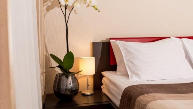 Senator Victory Square - фото (5527-28512)