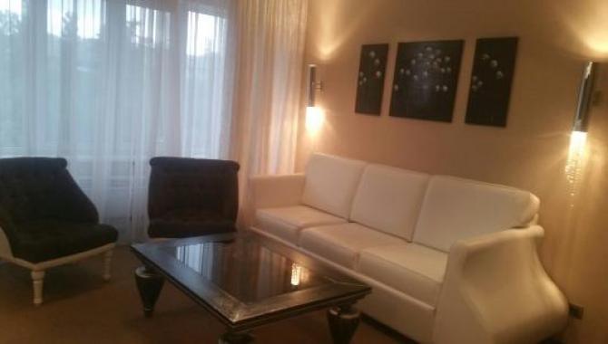 Orly Park - фото (5529-28547)