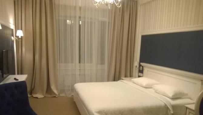 Orly Park - фото (5529-28552)