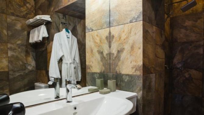 Live.Here.Hotel - фото (6446-33647)