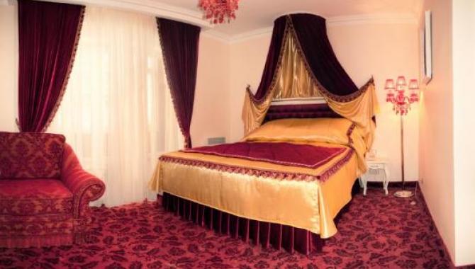 Royal City Hotel - фото (6448-33670)