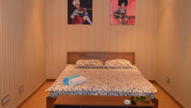 Hostel Holiday Host - фото (6499-44025)