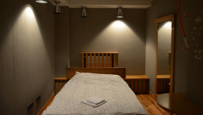 Hostel Holiday Host - фото (6499-44026)