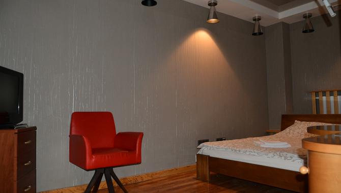 Hostel Holiday Host - фото (6499-44027)