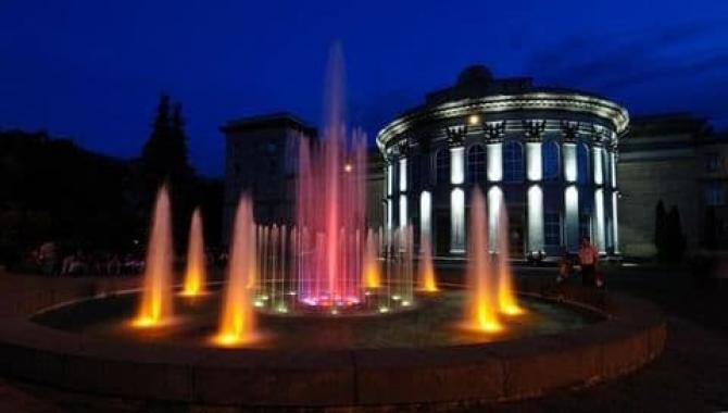 Светомузыкальный фонтан  - фото (9594-54077)