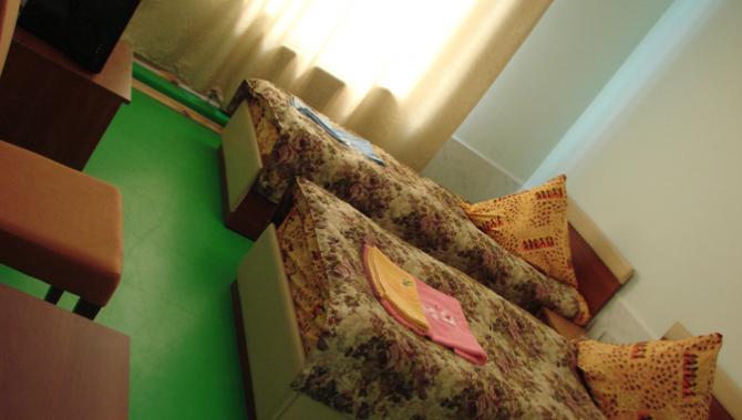 Adel - фото (6066-43760)