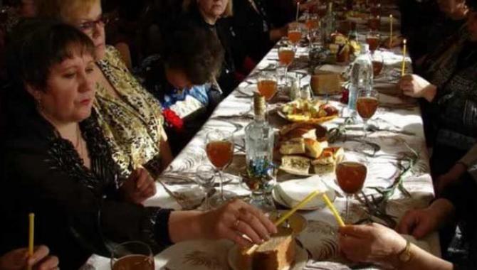 ПОМИНАЛЬНАЯ НА ТРОЕЩИНЕ - фото (8565-52441)