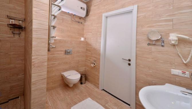 Light Hotel & Hub - фото (6140-44177)